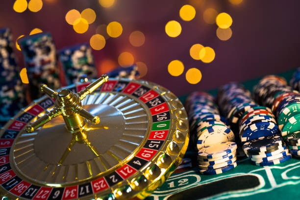Mobile phone screen showing Togel results and bet slip interface on suhubet login app